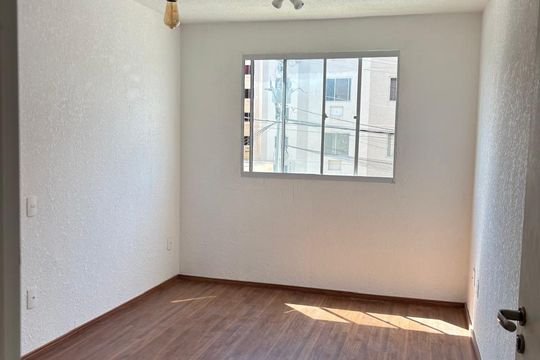 Sala de apartamento para alugar com 2 quartos, 42m² em Trindade, São Gonçalo