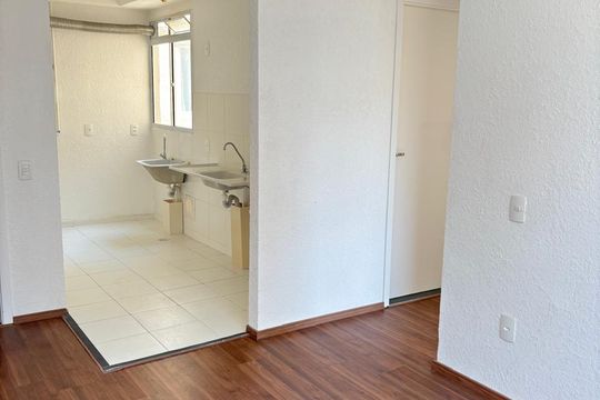 Sala de apartamento para alugar com 2 quartos, 42m² em Trindade, São Gonçalo