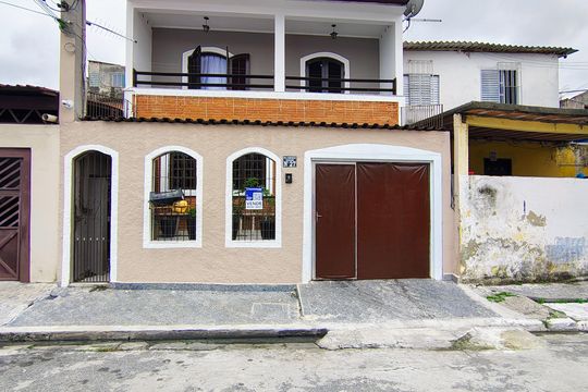 Fachada de casa para alugar com 4 quartos, 250m² em Vila Yolanda, Osasco