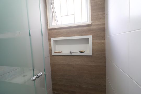 Banheiro de apartamento à venda com 2 quartos, 63m² em Liberdade, Novo Hamburgo