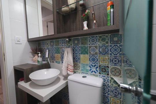 Banheiro de apartamento à venda com 2 quartos, 63m² em Liberdade, Novo Hamburgo