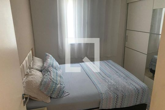 Quarto de apartamento à venda com 2 quartos, 48m² em Metalúrgicos, Osasco