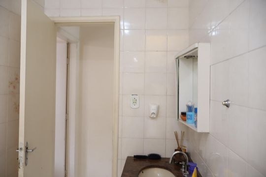 Banheiro de casa à venda com 2 quartos, 144m² em Vila Antonieta, São Paulo