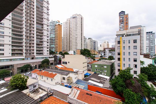 Varanda de kitnet/studio para alugar com 1 quarto, 32m² em Pompeia, São Paulo