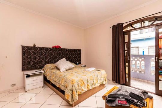 Casa à venda com 4 quartos, 250m² em Itaquera, São Paulo