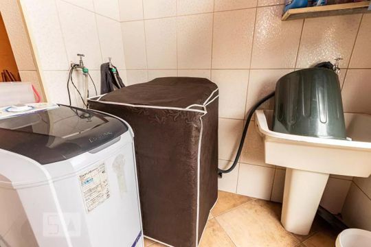 Área de serviço de casa à venda com 4 quartos, 250m² em Itaquera, São Paulo