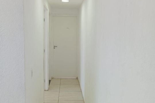 Corredor de apartamento para alugar com 1 quarto, 50m² em Cosmos, Rio de Janeiro