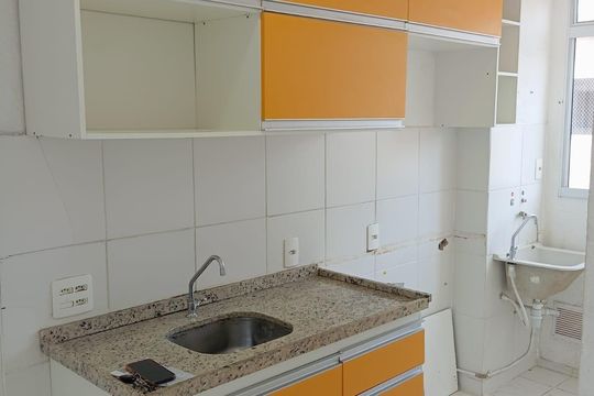 Cozinha de apartamento para alugar com 1 quarto, 50m² em Cosmos, Rio de Janeiro