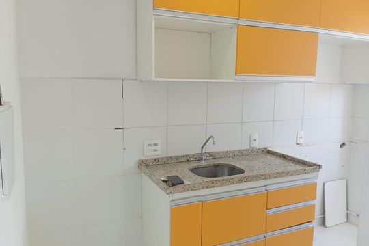 Cozinha de apartamento para alugar com 1 quarto, 50m² em Cosmos, Rio de Janeiro
