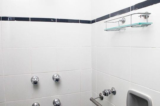 Banheiro 1 de apartamento à venda com 3 quartos, 132m² em Menino Deus, Porto Alegre