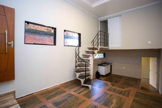 Casa para alugar com 2 quartos, 130m² em Canhema, Diadema