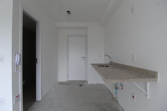 Cozinha de kitnet/studio para alugar com 1 quarto, 24m² em Vila Nova Conceição, São Paulo