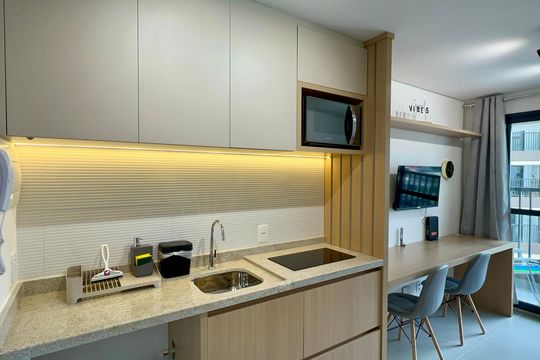 Cozinha de apartamento para alugar com 1 quarto, 28m² em Pinheiros, São Paulo