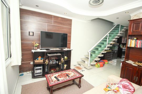 Casa à venda com 3 quartos, 222m² em Parque Sao Vicente, Santo André