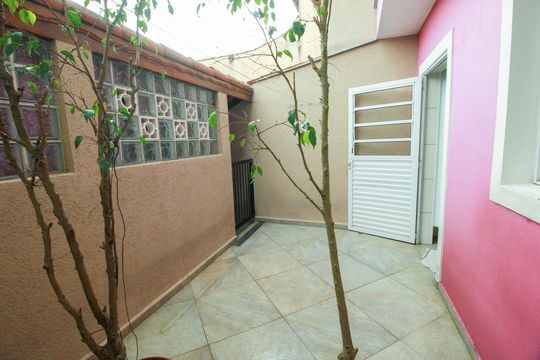 Quintal de casa à venda com 3 quartos, 222m² em Parque Sao Vicente, Santo André