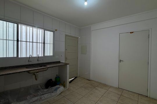 Cozinha 1 de casa à venda com 2 quartos, 125m² em Jardim Ester Yolanda, São Paulo