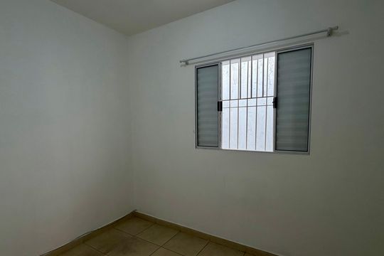 Quarto 2 de casa à venda com 2 quartos, 125m² em Jardim Ester Yolanda, São Paulo