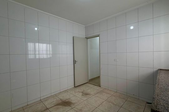 Cozinha 3 de casa à venda com 2 quartos, 125m² em Jardim Ester Yolanda, São Paulo