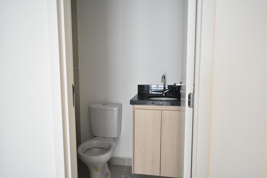Studio Banheiro de kitnet/studio à venda com 0 quarto, 30m² em Mirandópolis, São Paulo
