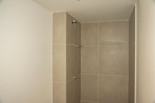 Banheiro de kitnet/studio à venda com 1 quarto, 34m² em Mirandópolis, São Paulo