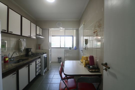 Cozinha de apartamento para alugar com 2 quartos, 100m² em Vila Luis Antonio, Guarujá