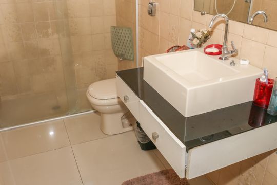 Banheiro Social de casa à venda com 4 quartos, 300m² em Bom Retiro, São Paulo