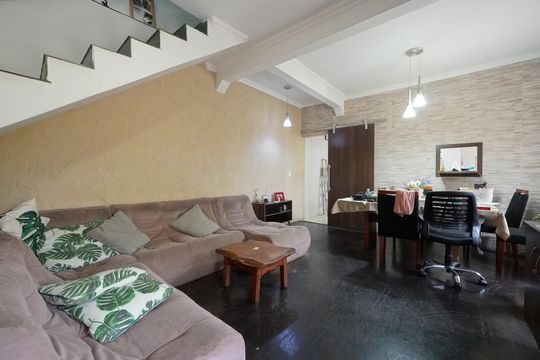 Casa à venda com 4 quartos, 240m² em Jardim da Gloria, São Paulo
