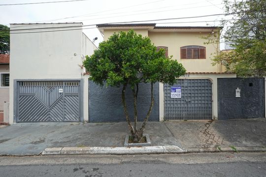 Casa à venda com 4 quartos, 240m² em Jardim da Gloria, São Paulo