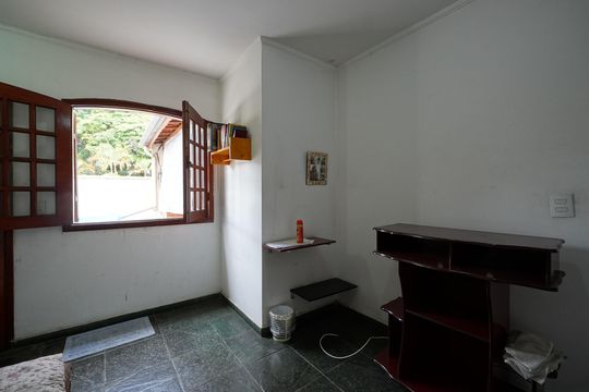 Casa à venda com 4 quartos, 240m² em Jardim da Gloria, São Paulo