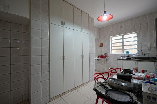 Casa à venda com 4 quartos, 240m² em Jardim da Gloria, São Paulo