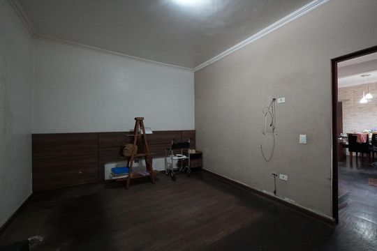 Casa à venda com 4 quartos, 240m² em Jardim da Gloria, São Paulo
