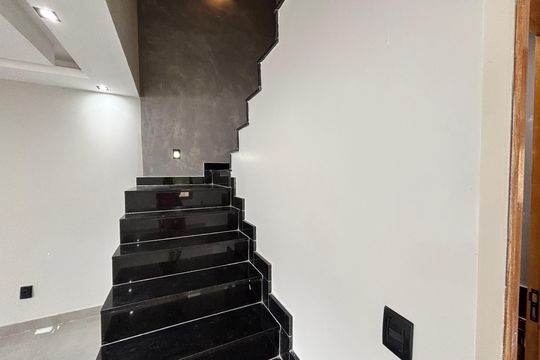 Escada de casa de condomínio à venda com 4 quartos, 232m² em Vargem Pequena, Rio de Janeiro