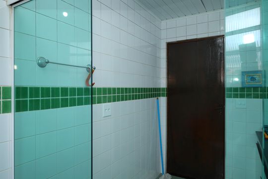 Banheiro 2 de casa à venda com 4 quartos, 326m² em Guaianases, São Paulo