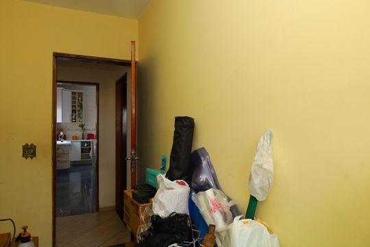 Dispensa de casa à venda com 4 quartos, 326m² em Guaianases, São Paulo