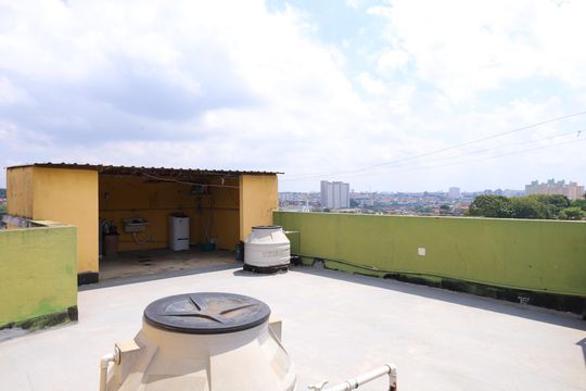 Quintal de casa à venda com 4 quartos, 326m² em Guaianases, São Paulo