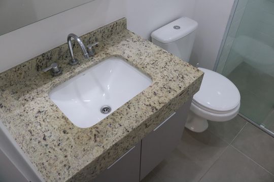 Banheiro de kitnet/studio para alugar com 1 quarto, 30m² em Perdizes, São Paulo
