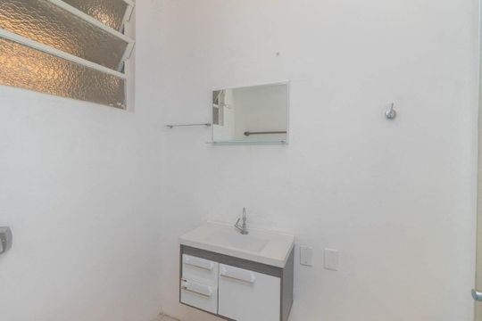 Banheiro 2 de apartamento para alugar com 3 quartos, 92m² em Centro Histórico, Porto Alegre
