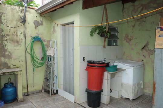 Casa para alugar com 2 quartos, 140m² em Jardim Nova Coimbra, Cotia