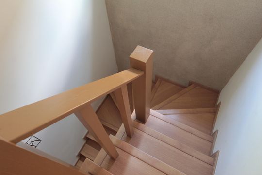 Escadas de casa à venda com 3 quartos, 114m² em Santa Amelia, Belo Horizonte