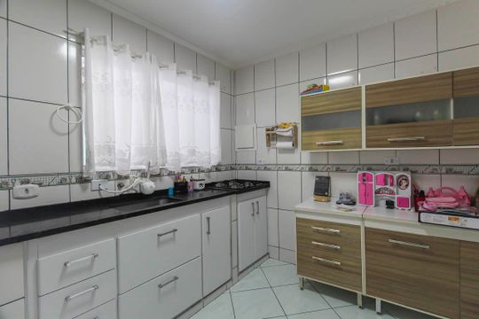 Casa para alugar com 4 quartos, 350m² em Cidade Satelite Santa Barbara, São Paulo