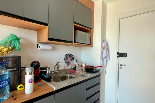 Cozinha de kitnet/studio para alugar com 1 quarto, 27m² em Pinheiros, São Paulo