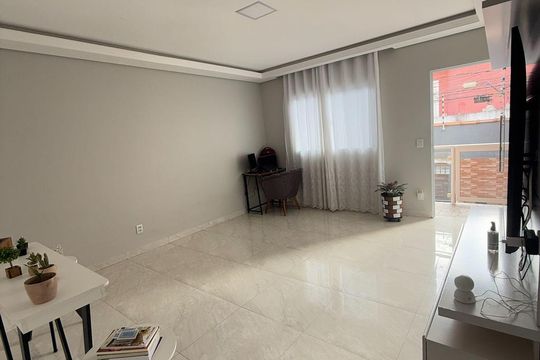 Sala de casa à venda com 4 quartos, 200m² em Parque Savoi City, São Paulo