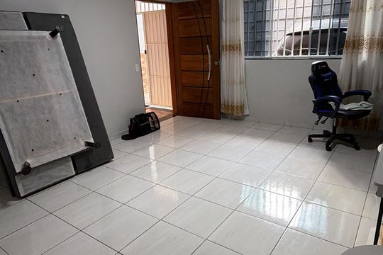 Sala de casa à venda com 4 quartos, 200m² em Parque Savoi City, São Paulo