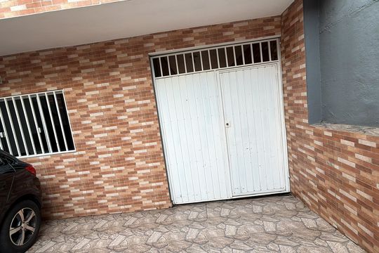 Área externa de casa à venda com 4 quartos, 200m² em Parque Savoi City, São Paulo