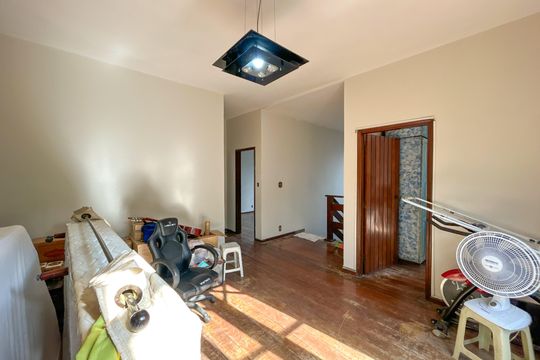 Casa à venda com 5 quartos, 180m² em Itapoã, Belo Horizonte