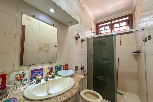 Casa à venda com 5 quartos, 180m² em Itapoã, Belo Horizonte