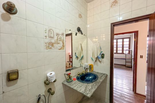 Casa à venda com 5 quartos, 180m² em Itapoã, Belo Horizonte