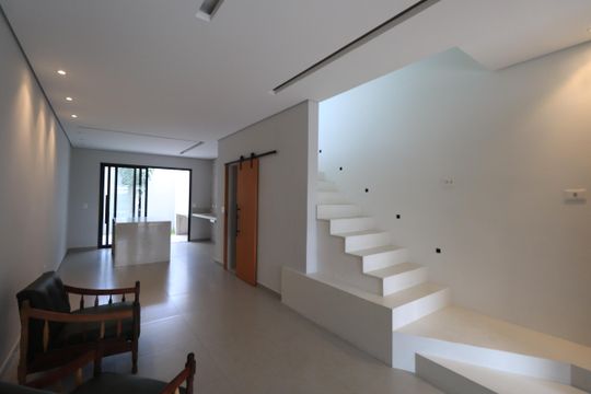 Casa à venda com 4 quartos, 150m² em Vila Carrão, São Paulo