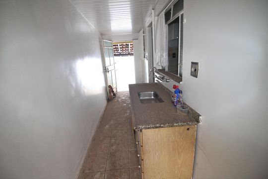 Cozinha de casa à venda com 2 quartos, 360m² em Araguaia, Belo Horizonte