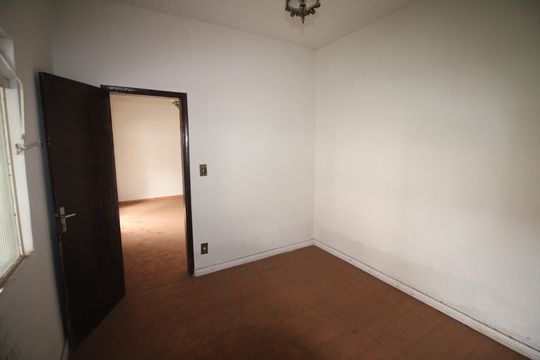 Quarto 1 de casa à venda com 2 quartos, 360m² em Araguaia, Belo Horizonte